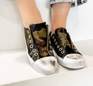 Naughty Monkey Shalomar Sneaker Camo Leather 100% Pony Hair Sz 6 NWOB Distressed